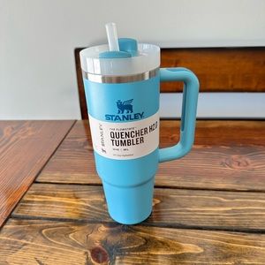New!! Stanley Quencher H2.0 30 oz Flowstate Tumbler